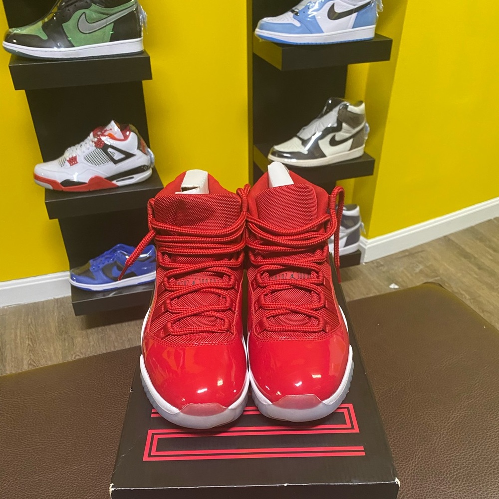 Jordan Retro 11 - Picture 2 of 7